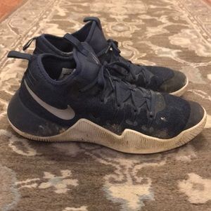 Nike hyperSHIFT size 10.5